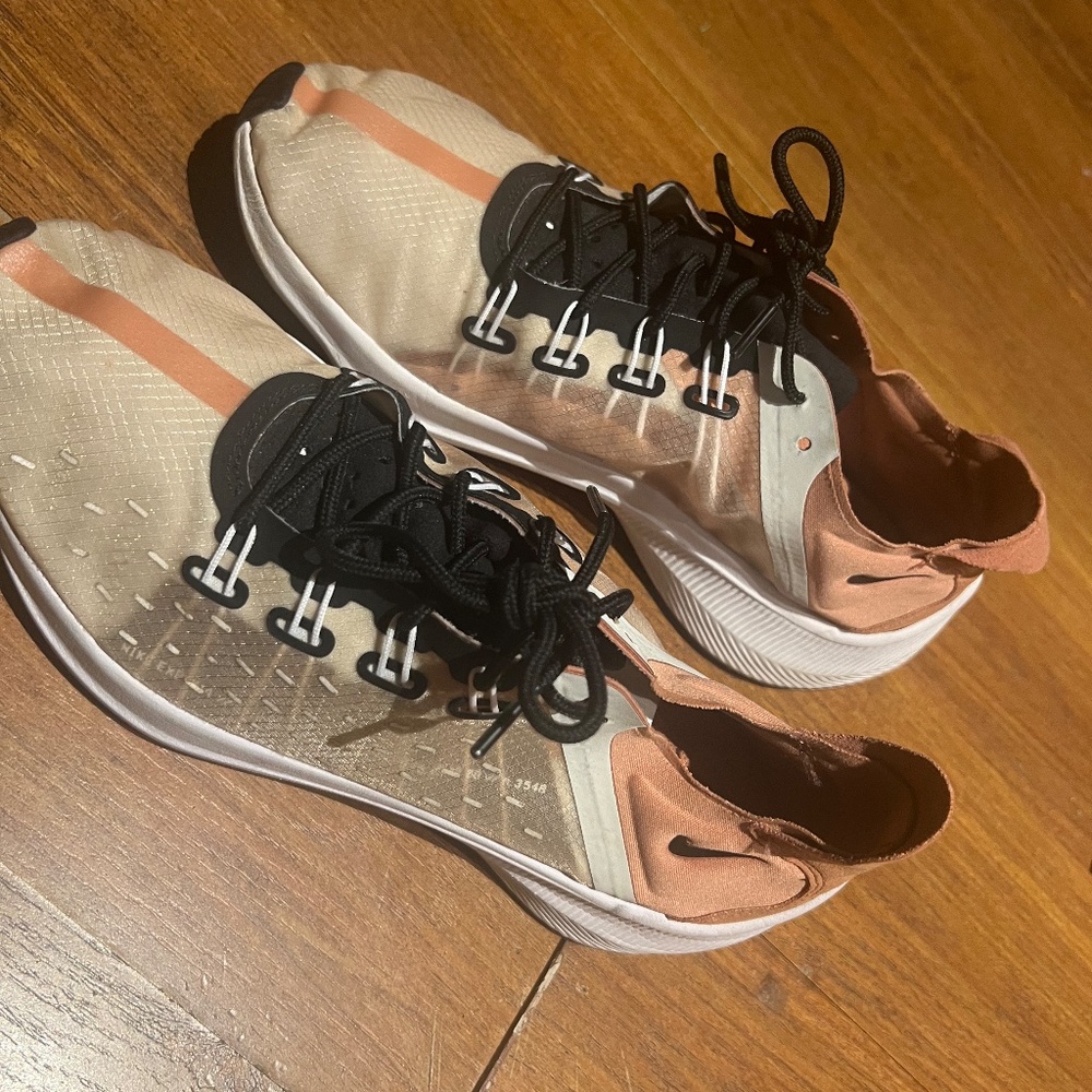 Shoes - Picture 3 of 4